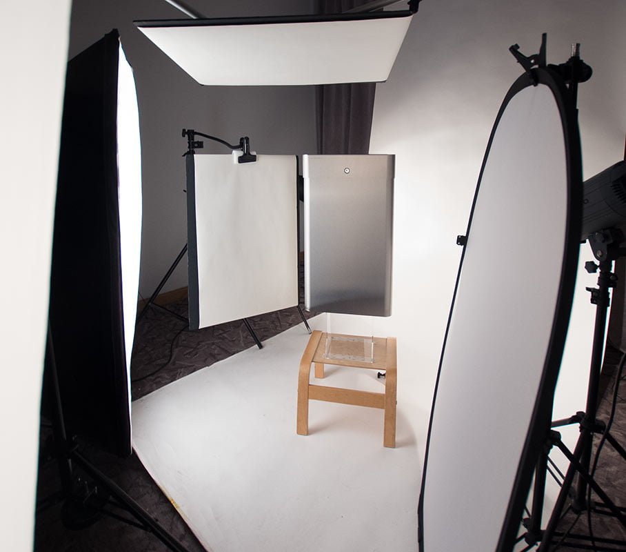 Przykład ustawienia ekranów w studio fotograficznym
