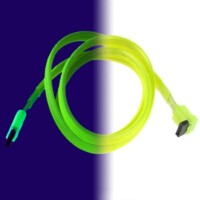 Kabel SATA zdjęcie w świetle widzialnym i ultrafioletowym