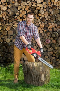 plenerowa sesja reklamowa pilarka